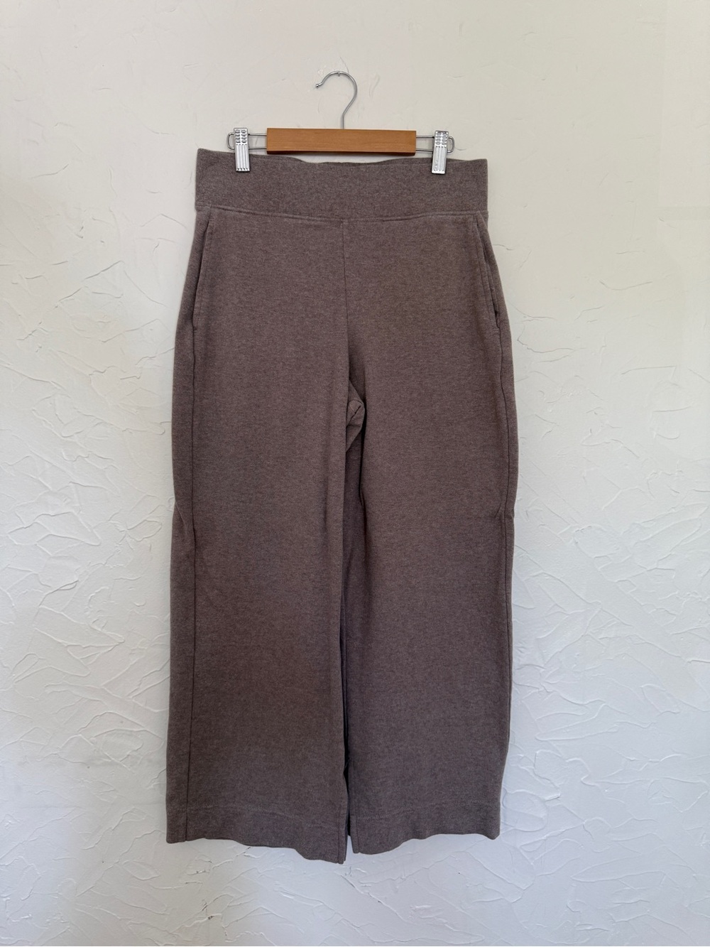 Pact 100% Organic Cotton Pull on Pants. Size Small